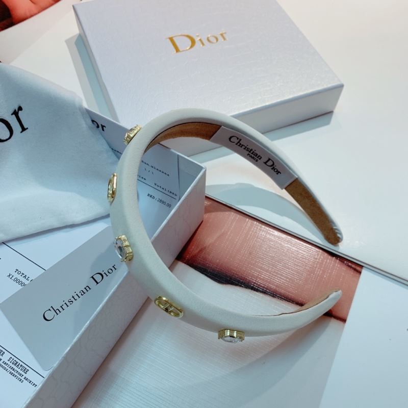 CHRISTIAN DIOR